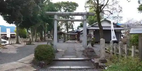 兒神社の鳥居