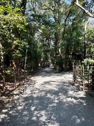 熱田神宮の{uncategorized: "未分類", other: "その他", undefined: "問題あり", building: "その他建物", grave: "お墓", sacred_gate: "鳥居", guardian: "狛犬", statue: "像", buddha: "仏像", history: "歴史", nature: "自然", garden: "庭園", animal: "動物", pagoda: "塔", temizu: "手水舎", mountain_gate: "山門・神門", sanctuary: "本殿・本堂", subordinate: "末社・摂社", art: "芸術", scenery: "景色", jizo: "地蔵", ema: "絵馬", goshuin: "御朱印", omikuji: "おみくじ", items: "授与品その他", amulet: "お守り", goshuincho: "御朱印帳", eats: "食事", festival: "お祭り", votive_dance: "神楽", shichigosan: "七五三参", wedding: "結婚式", experience: "体験その他", initially: "初詣", around: "周辺", anti_infection: "感染症対策"}