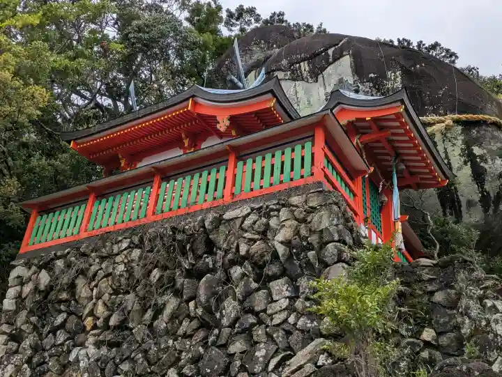 神倉神社(熊野速玉大社摂社)の{uncategorized: "未分類", other: "その他", undefined: "問題あり", building: "その他建物", grave: "お墓", sacred_gate: "鳥居", guardian: "狛犬", statue: "像", buddha: "仏像", history: "歴史", nature: "自然", garden: "庭園", animal: "動物", pagoda: "塔", temizu: "手水舎", mountain_gate: "山門・神門", sanctuary: "本殿・本堂", subordinate: "末社・摂社", art: "芸術", scenery: "景色", jizo: "地蔵", ema: "絵馬", goshuin: "御朱印", omikuji: "おみくじ", items: "授与品その他", amulet: "お守り", goshuincho: "御朱印帳", eats: "食事", festival: "お祭り", votive_dance: "神楽", shichigosan: "七五三参", wedding: "結婚式", experience: "体験その他", initially: "初詣", around: "周辺", anti_infection: "感染症対策"}