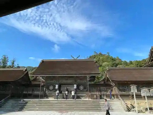 出雲大社の{uncategorized: "未分類", other: "その他", undefined: "問題あり", building: "その他建物", grave: "お墓", sacred_gate: "鳥居", guardian: "狛犬", statue: "像", buddha: "仏像", history: "歴史", nature: "自然", garden: "庭園", animal: "動物", pagoda: "塔", temizu: "手水舎", mountain_gate: "山門・神門", sanctuary: "本殿・本堂", subordinate: "末社・摂社", art: "芸術", scenery: "景色", jizo: "地蔵", ema: "絵馬", goshuin: "御朱印", omikuji: "おみくじ", items: "授与品その他", amulet: "お守り", goshuincho: "御朱印帳", eats: "食事", festival: "お祭り", votive_dance: "神楽", shichigosan: "七五三参", wedding: "結婚式", experience: "体験その他", initially: "初詣", around: "周辺", anti_infection: "感染症対策"}