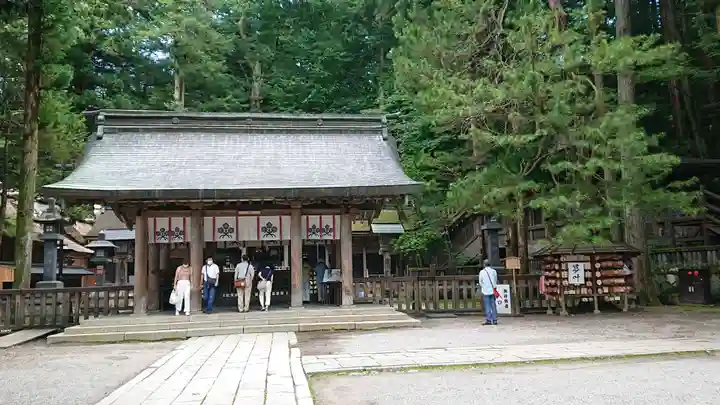 諏訪大社の本殿・本堂