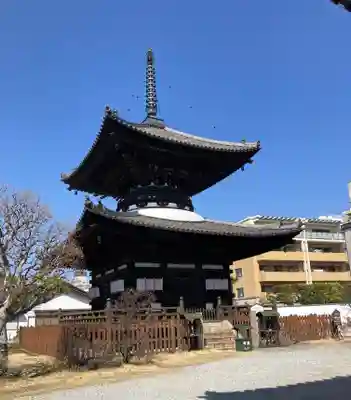 愛染堂勝鬘院の塔