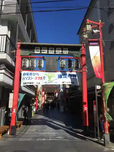 西新井大師総持寺の山門・神門