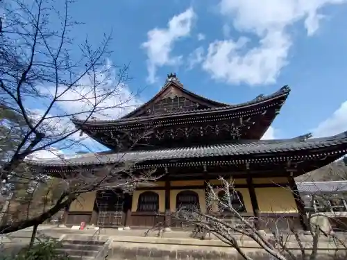 南禅寺の{uncategorized: "未分類", other: "その他", undefined: "問題あり", building: "その他建物", grave: "お墓", sacred_gate: "鳥居", guardian: "狛犬", statue: "像", buddha: "仏像", history: "歴史", nature: "自然", garden: "庭園", animal: "動物", pagoda: "塔", temizu: "手水舎", mountain_gate: "山門・神門", sanctuary: "本殿・本堂", subordinate: "末社・摂社", art: "芸術", scenery: "景色", jizo: "地蔵", ema: "絵馬", goshuin: "御朱印", omikuji: "おみくじ", items: "授与品その他", amulet: "お守り", goshuincho: "御朱印帳", eats: "食事", festival: "お祭り", votive_dance: "神楽", shichigosan: "七五三参", wedding: "結婚式", experience: "体験その他", initially: "初詣", around: "周辺", anti_infection: "感染症対策"}