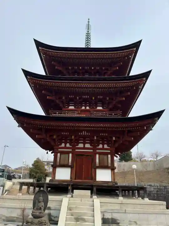 家原寺の{uncategorized: "未分類", other: "その他", undefined: "問題あり", building: "その他建物", grave: "お墓", sacred_gate: "鳥居", guardian: "狛犬", statue: "像", buddha: "仏像", history: "歴史", nature: "自然", garden: "庭園", animal: "動物", pagoda: "塔", temizu: "手水舎", mountain_gate: "山門・神門", sanctuary: "本殿・本堂", subordinate: "末社・摂社", art: "芸術", scenery: "景色", jizo: "地蔵", ema: "絵馬", goshuin: "御朱印", omikuji: "おみくじ", items: "授与品その他", amulet: "お守り", goshuincho: "御朱印帳", eats: "食事", festival: "お祭り", votive_dance: "神楽", shichigosan: "七五三参", wedding: "結婚式", experience: "体験その他", initially: "初詣", around: "周辺", anti_infection: "感染症対策"}