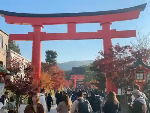 伏見稲荷大社の{uncategorized: "未分類", other: "その他", undefined: "問題あり", building: "その他建物", grave: "お墓", sacred_gate: "鳥居", guardian: "狛犬", statue: "像", buddha: "仏像", history: "歴史", nature: "自然", garden: "庭園", animal: "動物", pagoda: "塔", temizu: "手水舎", mountain_gate: "山門・神門", sanctuary: "本殿・本堂", subordinate: "末社・摂社", art: "芸術", scenery: "景色", jizo: "地蔵", ema: "絵馬", goshuin: "御朱印", omikuji: "おみくじ", items: "授与品その他", amulet: "お守り", goshuincho: "御朱印帳", eats: "食事", festival: "お祭り", votive_dance: "神楽", shichigosan: "七五三参", wedding: "結婚式", experience: "体験その他", initially: "初詣", around: "周辺", anti_infection: "感染症対策"}