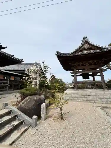 妙正寺の{uncategorized: "未分類", other: "その他", undefined: "問題あり", building: "その他建物", grave: "お墓", sacred_gate: "鳥居", guardian: "狛犬", statue: "像", buddha: "仏像", history: "歴史", nature: "自然", garden: "庭園", animal: "動物", pagoda: "塔", temizu: "手水舎", mountain_gate: "山門・神門", sanctuary: "本殿・本堂", subordinate: "末社・摂社", art: "芸術", scenery: "景色", jizo: "地蔵", ema: "絵馬", goshuin: "御朱印", omikuji: "おみくじ", items: "授与品その他", amulet: "お守り", goshuincho: "御朱印帳", eats: "食事", festival: "お祭り", votive_dance: "神楽", shichigosan: "七五三参", wedding: "結婚式", experience: "体験その他", initially: "初詣", around: "周辺", anti_infection: "感染症対策"}