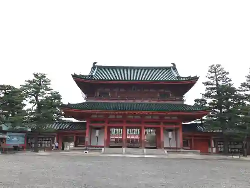 平安神宮の山門