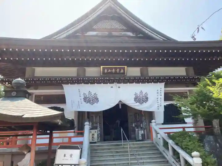 八坂寺の本殿・本堂