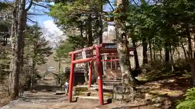 新屋山神社奥宮(山梨県)