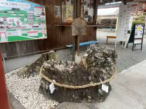 粉河産土神社（たのもしの宮）の{uncategorized: "未分類", other: "その他", undefined: "問題あり", building: "その他建物", grave: "お墓", sacred_gate: "鳥居", guardian: "狛犬", statue: "像", buddha: "仏像", history: "歴史", nature: "自然", garden: "庭園", animal: "動物", pagoda: "塔", temizu: "手水舎", mountain_gate: "山門・神門", sanctuary: "本殿・本堂", subordinate: "末社・摂社", art: "芸術", scenery: "景色", jizo: "地蔵", ema: "絵馬", goshuin: "御朱印", omikuji: "おみくじ", items: "授与品その他", amulet: "お守り", goshuincho: "御朱印帳", eats: "食事", festival: "お祭り", votive_dance: "神楽", shichigosan: "七五三参", wedding: "結婚式", experience: "体験その他", initially: "初詣", around: "周辺", anti_infection: "感染症対策"}