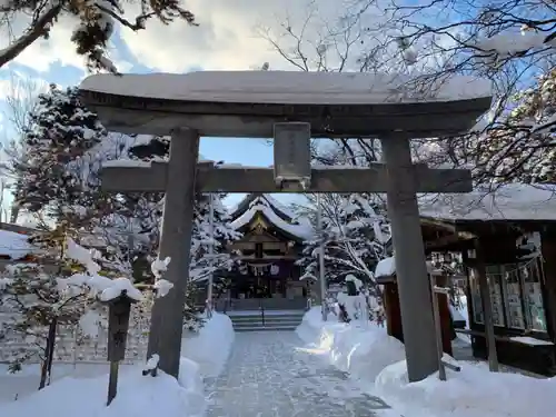 彌彦神社　(伊夜日子神社)の鳥居