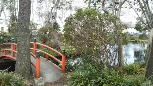 飯香岡八幡宮の庭園