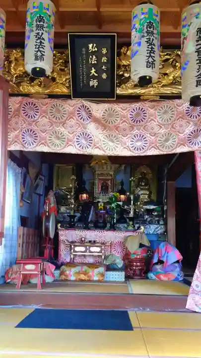 観音寺の本殿・本堂