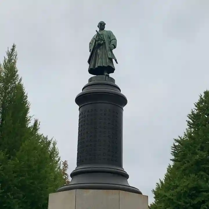 靖國神社の像