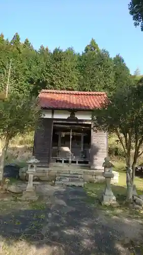 郡立神社の本殿・本堂