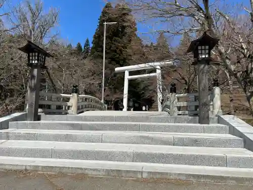 土津神社｜こどもと出世の神さまの鳥居