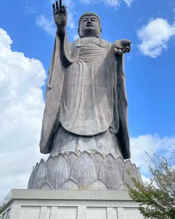 東本願寺本廟 牛久浄苑(牛久大仏)の仏像