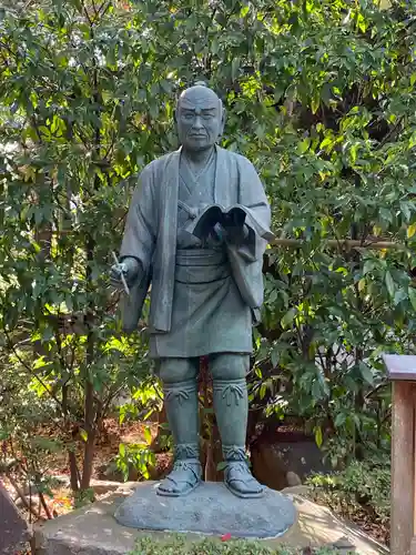 報徳二宮神社の像