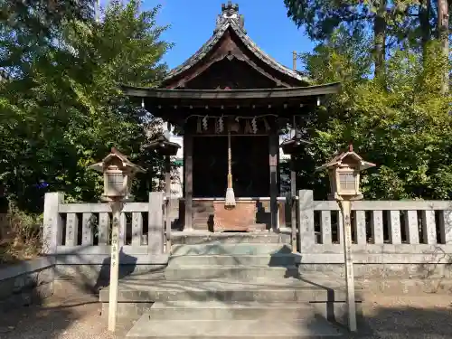 磯良神社（疣水神社）の{uncategorized: "未分類", other: "その他", undefined: "問題あり", building: "その他建物", grave: "お墓", sacred_gate: "鳥居", guardian: "狛犬", statue: "像", buddha: "仏像", history: "歴史", nature: "自然", garden: "庭園", animal: "動物", pagoda: "塔", temizu: "手水舎", mountain_gate: "山門・神門", sanctuary: "本殿・本堂", subordinate: "末社・摂社", art: "芸術", scenery: "景色", jizo: "地蔵", ema: "絵馬", goshuin: "御朱印", omikuji: "おみくじ", items: "授与品その他", amulet: "お守り", goshuincho: "御朱印帳", eats: "食事", festival: "お祭り", votive_dance: "神楽", shichigosan: "七五三参", wedding: "結婚式", experience: "体験その他", initially: "初詣", around: "周辺", anti_infection: "感染症対策"}