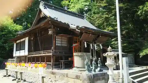 瀧尾神社の本殿