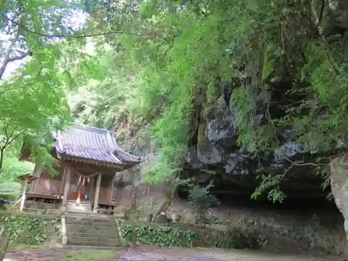 八女津媛神社の建物その他