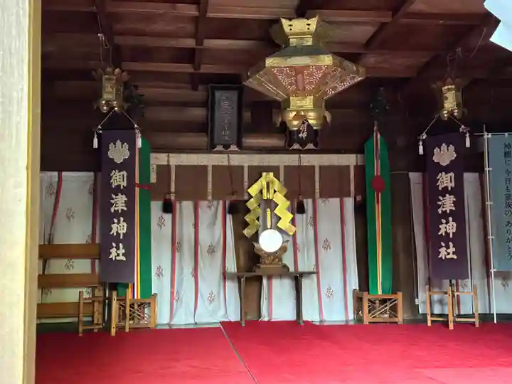 御津神社の本殿・本堂