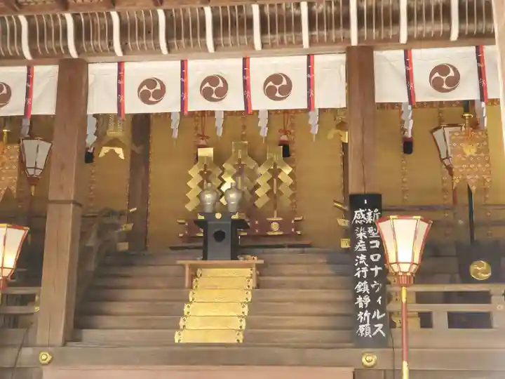 日牟禮八幡宮の本殿・本堂