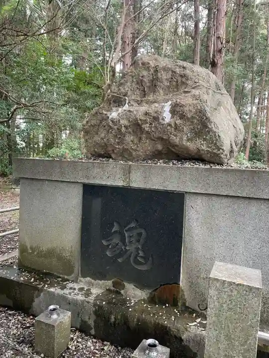 栃木縣護國神社の{uncategorized: "未分類", other: "その他", undefined: "問題あり", building: "その他建物", grave: "お墓", sacred_gate: "鳥居", guardian: "狛犬", statue: "像", buddha: "仏像", history: "歴史", nature: "自然", garden: "庭園", animal: "動物", pagoda: "塔", temizu: "手水舎", mountain_gate: "山門・神門", sanctuary: "本殿・本堂", subordinate: "末社・摂社", art: "芸術", scenery: "景色", jizo: "地蔵", ema: "絵馬", goshuin: "御朱印", omikuji: "おみくじ", items: "授与品その他", amulet: "お守り", goshuincho: "御朱印帳", eats: "食事", festival: "お祭り", votive_dance: "神楽", shichigosan: "七五三参", wedding: "結婚式", experience: "体験その他", initially: "初詣", around: "周辺", anti_infection: "感染症対策"}