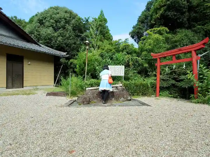 曽野稲荷神社の手水舎