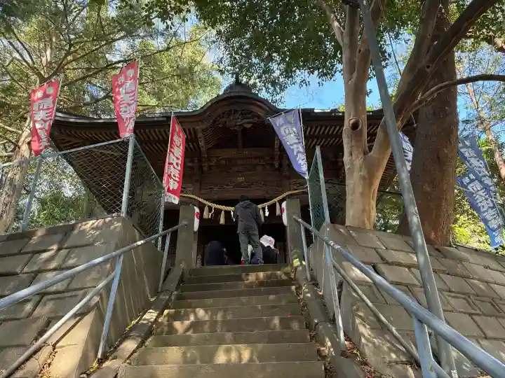 前玉神社の{uncategorized: "未分類", other: "その他", undefined: "問題あり", building: "その他建物", grave: "お墓", sacred_gate: "鳥居", guardian: "狛犬", statue: "像", buddha: "仏像", history: "歴史", nature: "自然", garden: "庭園", animal: "動物", pagoda: "塔", temizu: "手水舎", mountain_gate: "山門・神門", sanctuary: "本殿・本堂", subordinate: "末社・摂社", art: "芸術", scenery: "景色", jizo: "地蔵", ema: "絵馬", goshuin: "御朱印", omikuji: "おみくじ", items: "授与品その他", amulet: "お守り", goshuincho: "御朱印帳", eats: "食事", festival: "お祭り", votive_dance: "神楽", shichigosan: "七五三参", wedding: "結婚式", experience: "体験その他", initially: "初詣", around: "周辺", anti_infection: "感染症対策"}