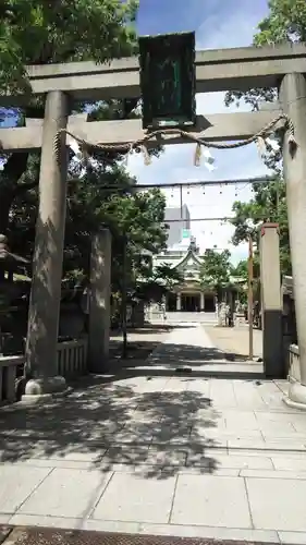 難波八阪神社の鳥居