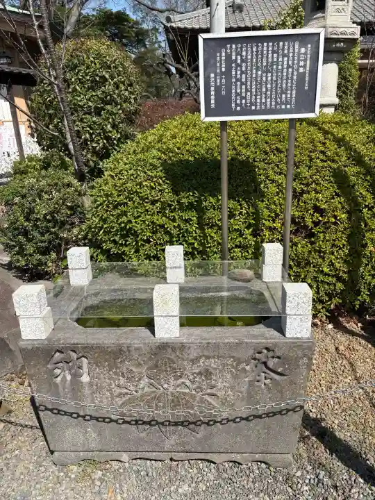 白旗神社の{uncategorized: "未分類", other: "その他", undefined: "問題あり", building: "その他建物", grave: "お墓", sacred_gate: "鳥居", guardian: "狛犬", statue: "像", buddha: "仏像", history: "歴史", nature: "自然", garden: "庭園", animal: "動物", pagoda: "塔", temizu: "手水舎", mountain_gate: "山門・神門", sanctuary: "本殿・本堂", subordinate: "末社・摂社", art: "芸術", scenery: "景色", jizo: "地蔵", ema: "絵馬", goshuin: "御朱印", omikuji: "おみくじ", items: "授与品その他", amulet: "お守り", goshuincho: "御朱印帳", eats: "食事", festival: "お祭り", votive_dance: "神楽", shichigosan: "七五三参", wedding: "結婚式", experience: "体験その他", initially: "初詣", around: "周辺", anti_infection: "感染症対策"}