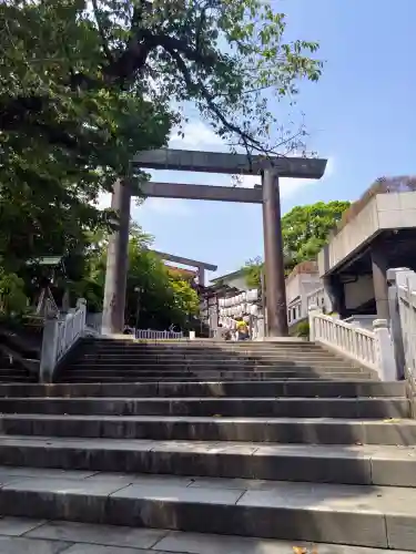 伊勢山皇大神宮の鳥居