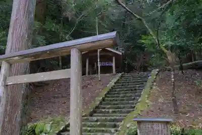 丹生川上神社(中社)の末社・摂社