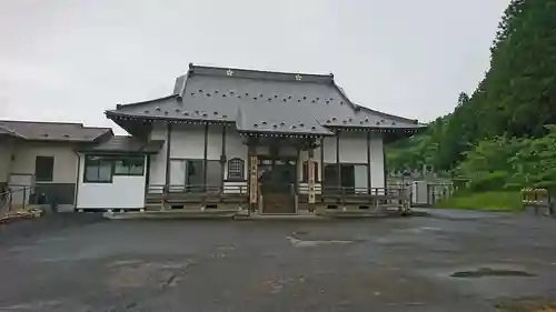 栗原寺の本殿