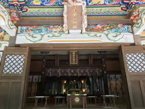 宝登山神社の本殿