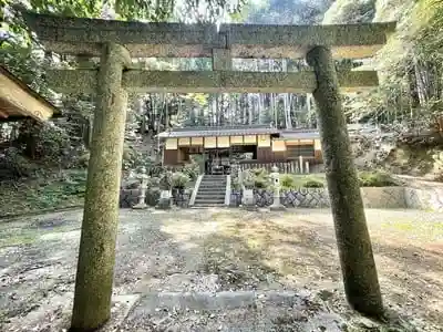 八柱神社の鳥居