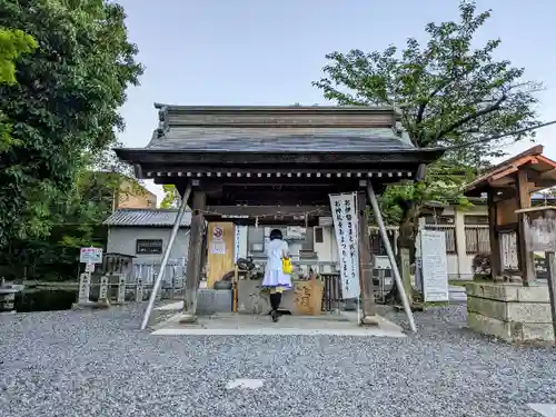 白山神社（二子町）の手水舎