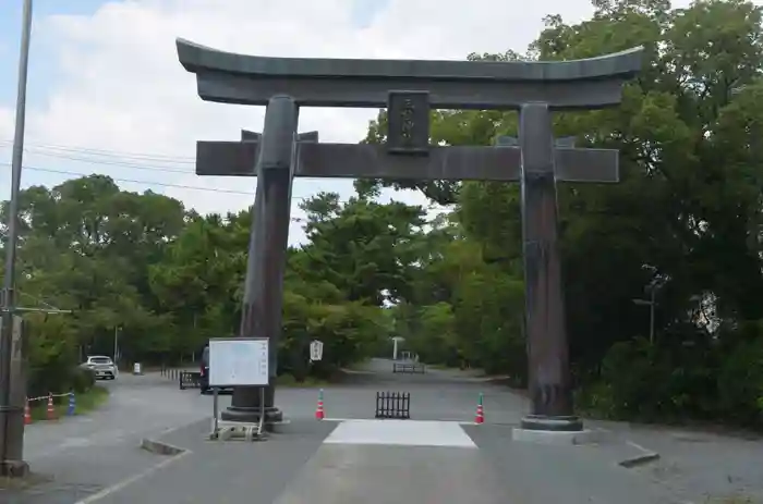 三柱神社の鳥居