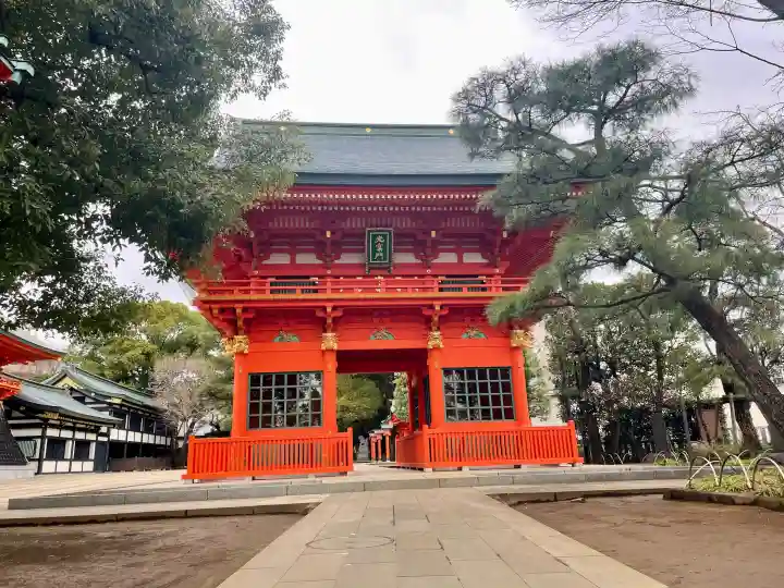 穴八幡宮の{uncategorized: "未分類", other: "その他", undefined: "問題あり", building: "その他建物", grave: "お墓", sacred_gate: "鳥居", guardian: "狛犬", statue: "像", buddha: "仏像", history: "歴史", nature: "自然", garden: "庭園", animal: "動物", pagoda: "塔", temizu: "手水舎", mountain_gate: "山門・神門", sanctuary: "本殿・本堂", subordinate: "末社・摂社", art: "芸術", scenery: "景色", jizo: "地蔵", ema: "絵馬", goshuin: "御朱印", omikuji: "おみくじ", items: "授与品その他", amulet: "お守り", goshuincho: "御朱印帳", eats: "食事", festival: "お祭り", votive_dance: "神楽", shichigosan: "七五三参", wedding: "結婚式", experience: "体験その他", initially: "初詣", around: "周辺", anti_infection: "感染症対策"}