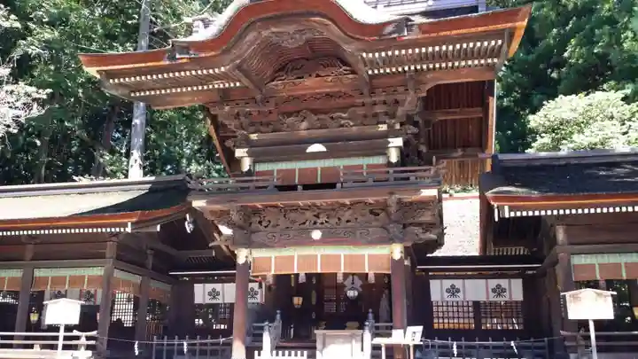 諏訪大社下社秋宮の本殿・本堂