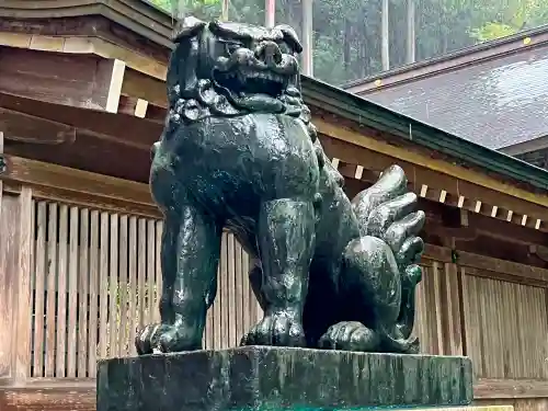 岡太神社・大瀧神社の狛犬