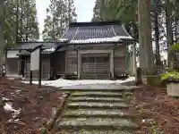 芦峅寺閻魔堂の{uncategorized: "未分類", other: "その他", undefined: "問題あり", building: "その他建物", grave: "お墓", sacred_gate: "鳥居", guardian: "狛犬", statue: "像", buddha: "仏像", history: "歴史", nature: "自然", garden: "庭園", animal: "動物", pagoda: "塔", temizu: "手水舎", mountain_gate: "山門・神門", sanctuary: "本殿・本堂", subordinate: "末社・摂社", art: "芸術", scenery: "景色", jizo: "地蔵", ema: "絵馬", goshuin: "御朱印", omikuji: "おみくじ", items: "授与品その他", amulet: "お守り", goshuincho: "御朱印帳", eats: "食事", festival: "お祭り", votive_dance: "神楽", shichigosan: "七五三参", wedding: "結婚式", experience: "体験その他", initially: "初詣", around: "周辺", anti_infection: "感染症対策"}