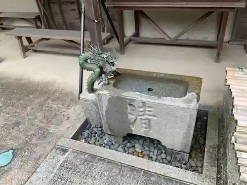 利生院の手水舎