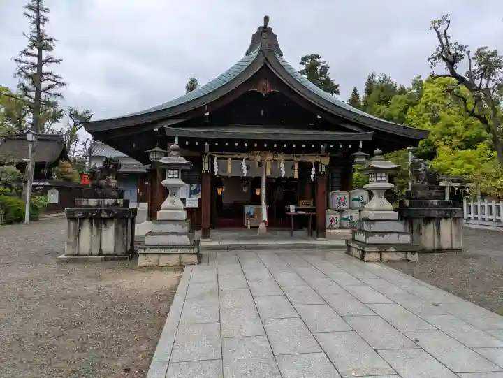九帝王宮 萱野神社の{uncategorized: "未分類", other: "その他", undefined: "問題あり", building: "その他建物", grave: "お墓", sacred_gate: "鳥居", guardian: "狛犬", statue: "像", buddha: "仏像", history: "歴史", nature: "自然", garden: "庭園", animal: "動物", pagoda: "塔", temizu: "手水舎", mountain_gate: "山門・神門", sanctuary: "本殿・本堂", subordinate: "末社・摂社", art: "芸術", scenery: "景色", jizo: "地蔵", ema: "絵馬", goshuin: "御朱印", omikuji: "おみくじ", items: "授与品その他", amulet: "お守り", goshuincho: "御朱印帳", eats: "食事", festival: "お祭り", votive_dance: "神楽", shichigosan: "七五三参", wedding: "結婚式", experience: "体験その他", initially: "初詣", around: "周辺", anti_infection: "感染症対策"}
