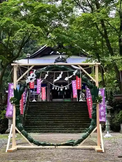 関山神社の本殿