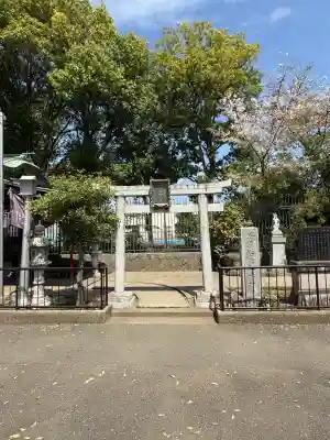 菊名池弁財天の{uncategorized: "未分類", other: "その他", undefined: "問題あり", building: "その他建物", grave: "お墓", sacred_gate: "鳥居", guardian: "狛犬", statue: "像", buddha: "仏像", history: "歴史", nature: "自然", garden: "庭園", animal: "動物", pagoda: "塔", temizu: "手水舎", mountain_gate: "山門・神門", sanctuary: "本殿・本堂", subordinate: "末社・摂社", art: "芸術", scenery: "景色", jizo: "地蔵", ema: "絵馬", goshuin: "御朱印", omikuji: "おみくじ", items: "授与品その他", amulet: "お守り", goshuincho: "御朱印帳", eats: "食事", festival: "お祭り", votive_dance: "神楽", shichigosan: "七五三参", wedding: "結婚式", experience: "体験その他", initially: "初詣", around: "周辺", anti_infection: "感染症対策"}