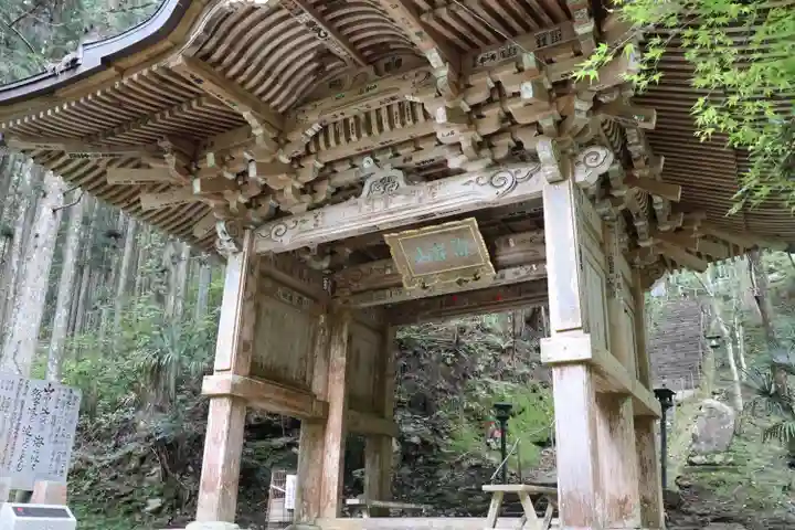 岩屋寺の山門・神門
