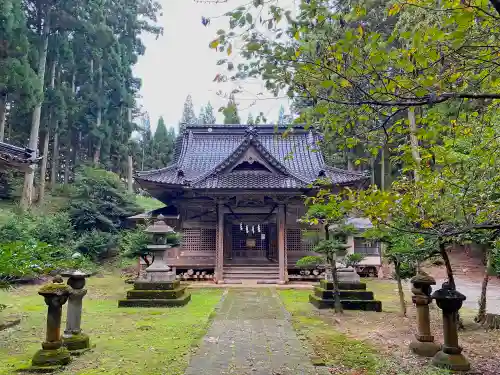 遠賀神社の本殿